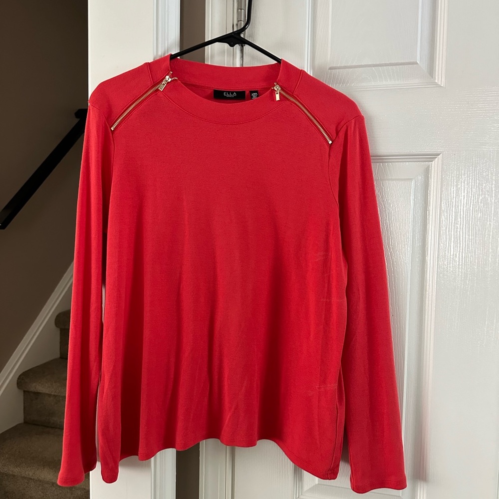 Womens long sleeve tee, size Large